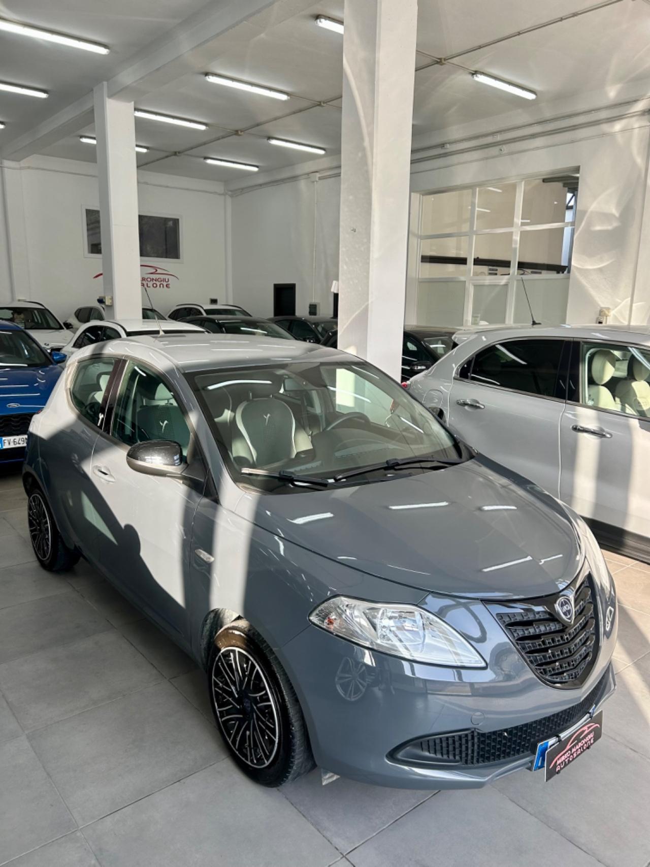 Lancia Ypsilon 1.2 69 CV 5 porte Gold FINANZIABILE
