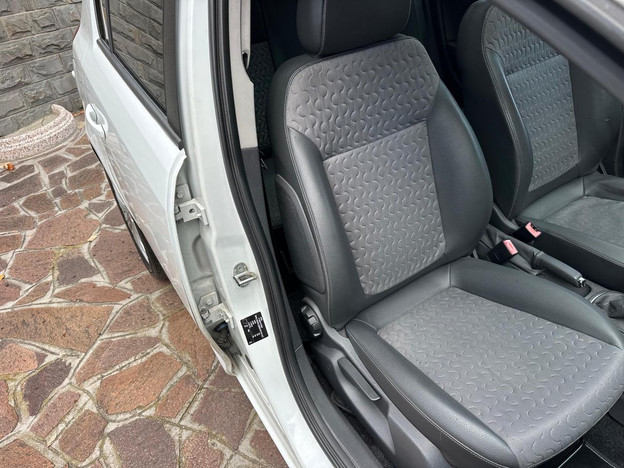 Opel Corsa 1.2 5 porte Cosmo NEOPATENTATI