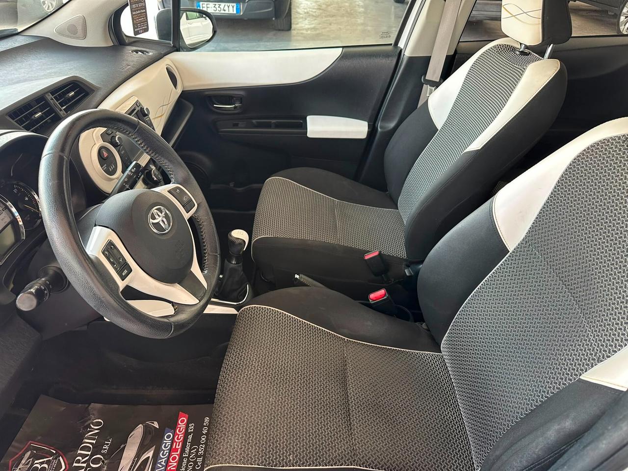 Toyota Yaris 1.0 5 porte Lounge 2014