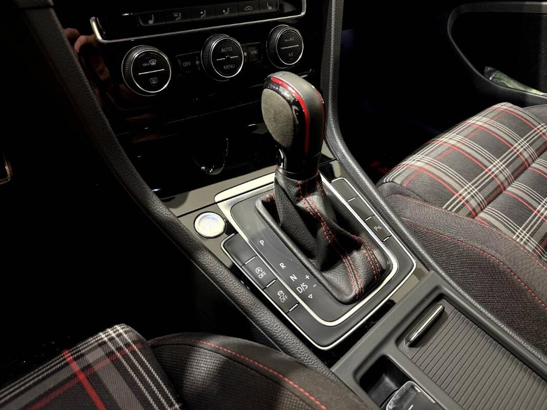 Volkswagen Golf 2.0 tsi Gti Performance 245cv dsg