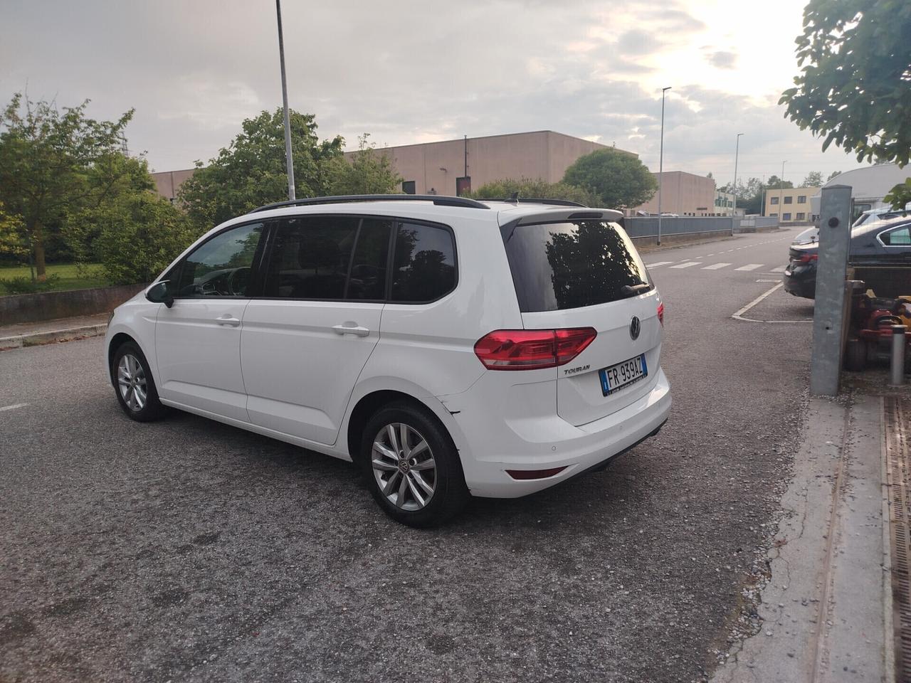 Volkswagen Touran 1.6 TDI 115 CV SCR DSG Business BlueMotion Technology