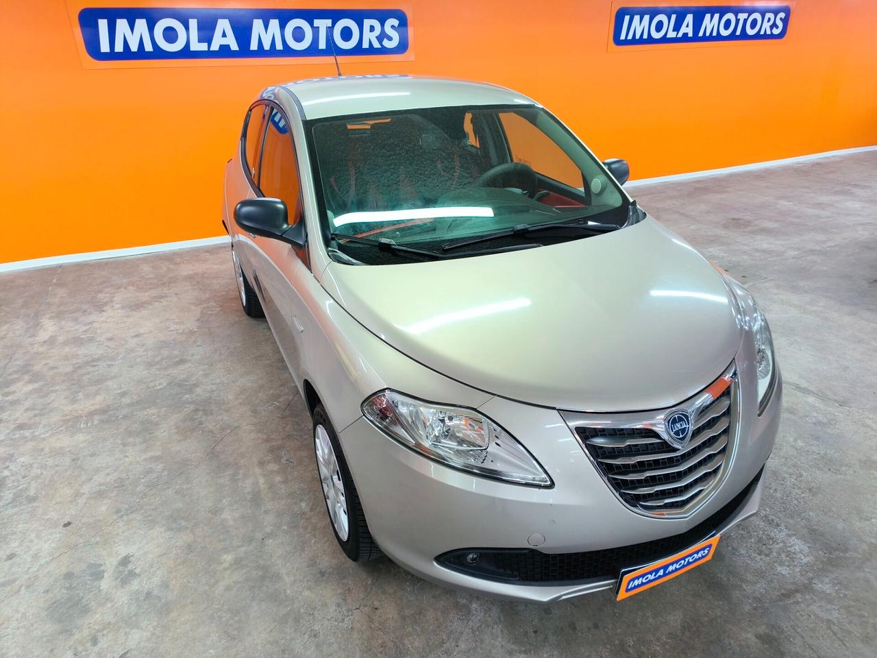 Lancia Ypsilon 0.9 TwinAir 85 CV 5 porte S&S Gold