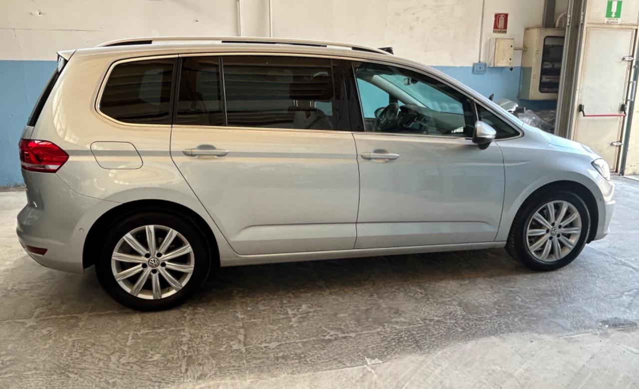 Volkswagen Touran 2.0 TDI 150 CV SCR DSG Executive BlueMotion Tech.