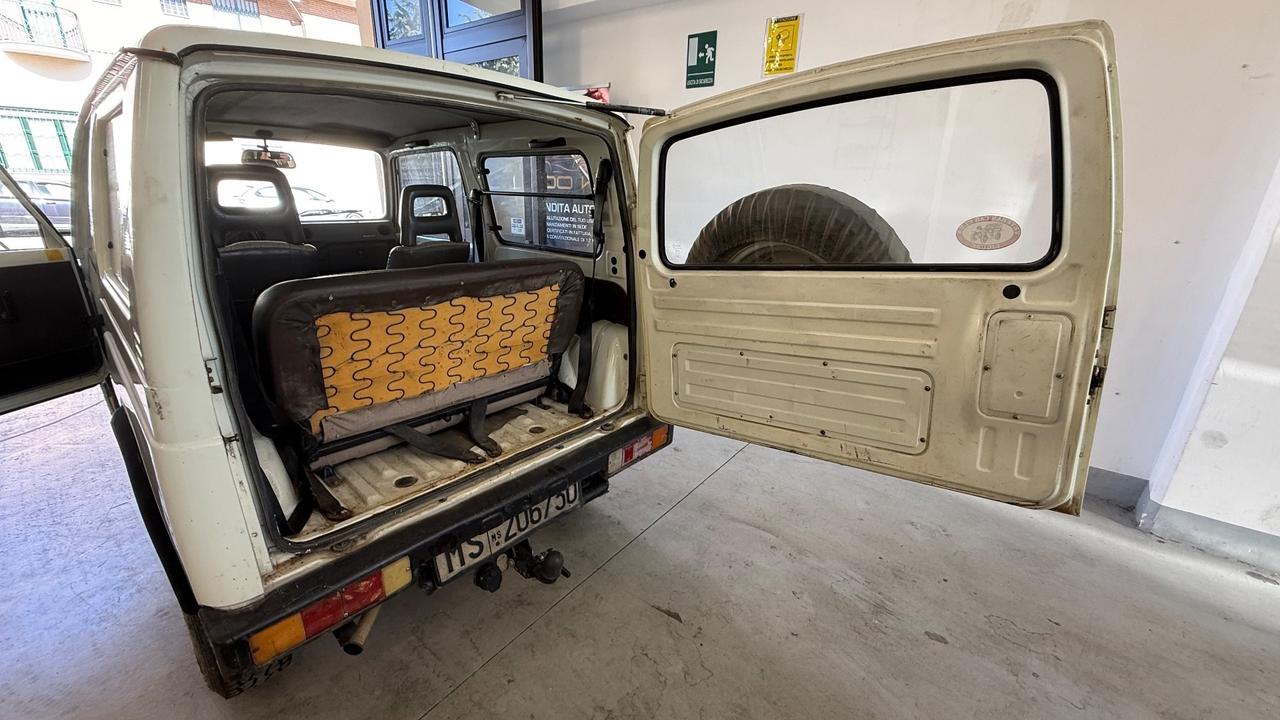 Suzuki SJ Samurai 4x4 De Luxe