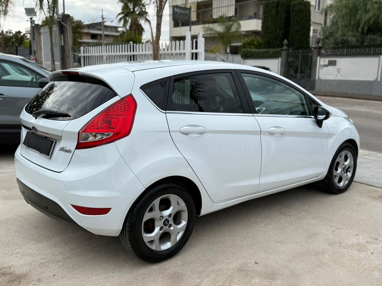 Ford Fiesta 2010 GPL