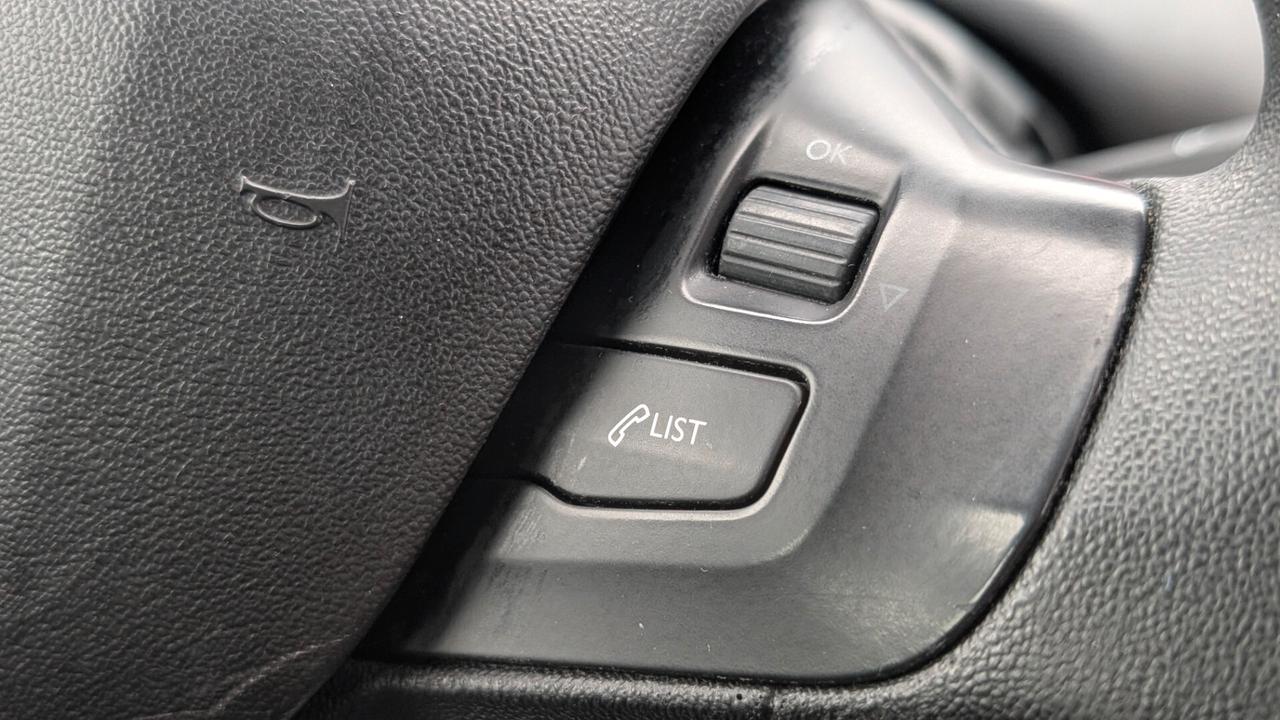 Peugeot 208 1.4 HDi 68 CV 5 porte Allure