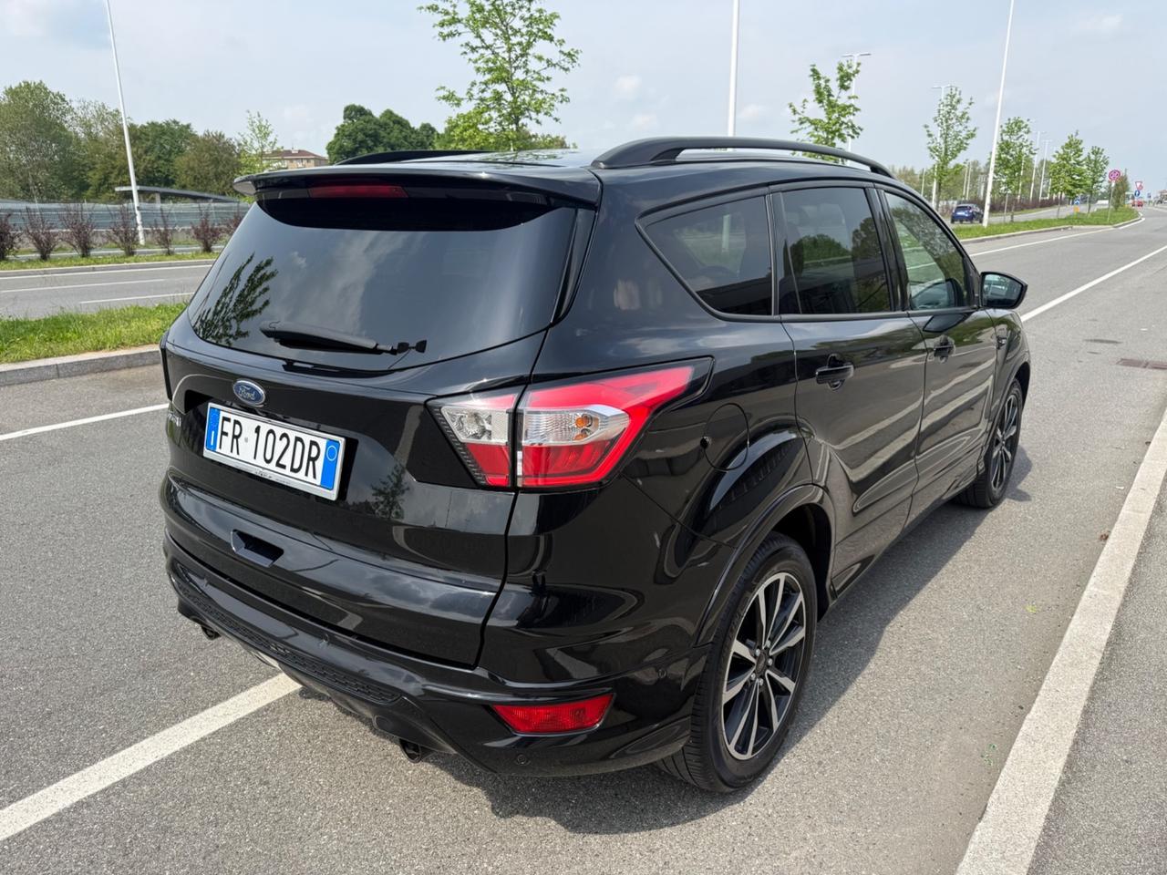 Ford Kuga 1.5 TDCI 120 CV S&S 2WD ST-Line