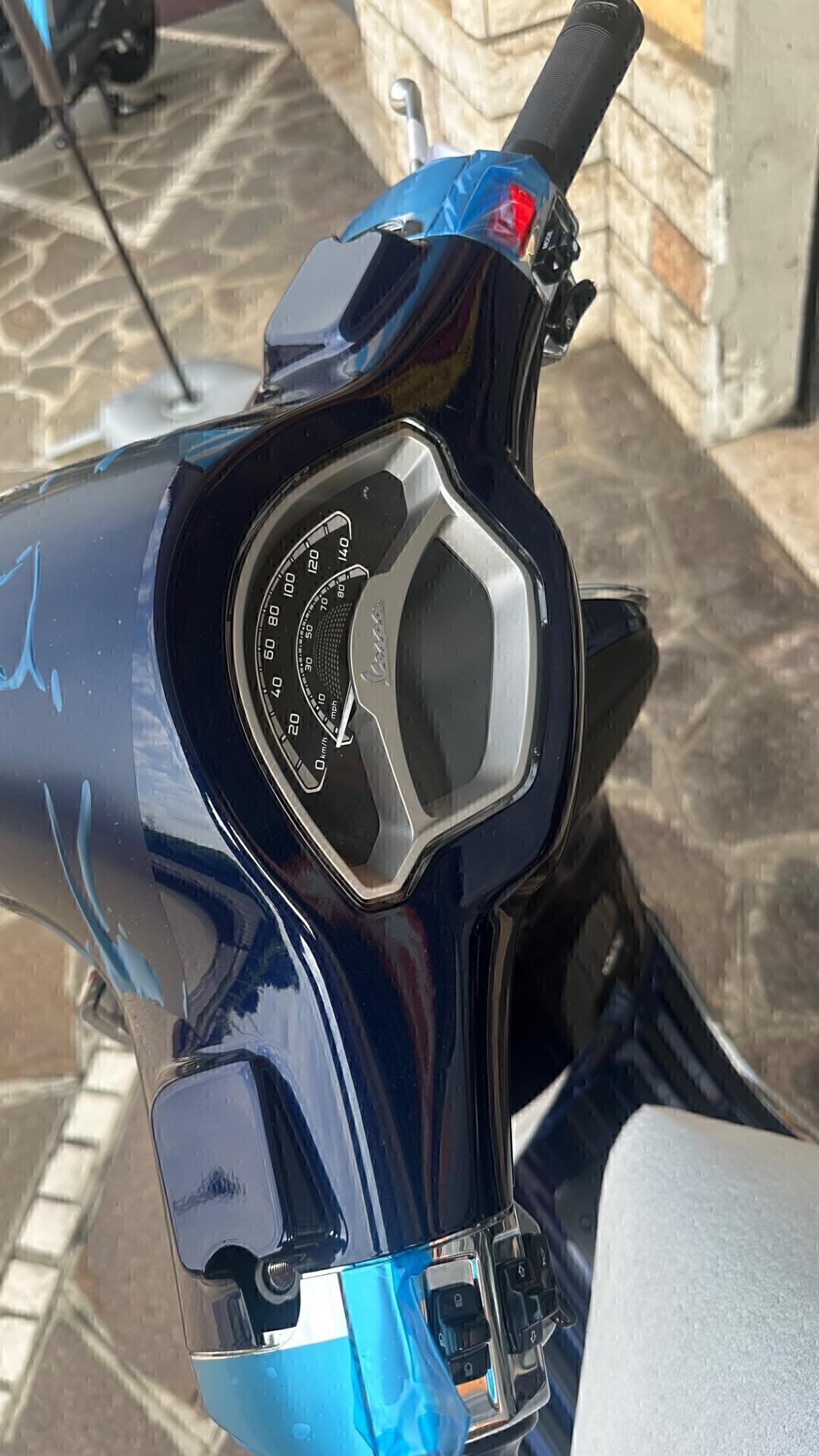 Vespa 125 Primavera Blu Pronta consegna