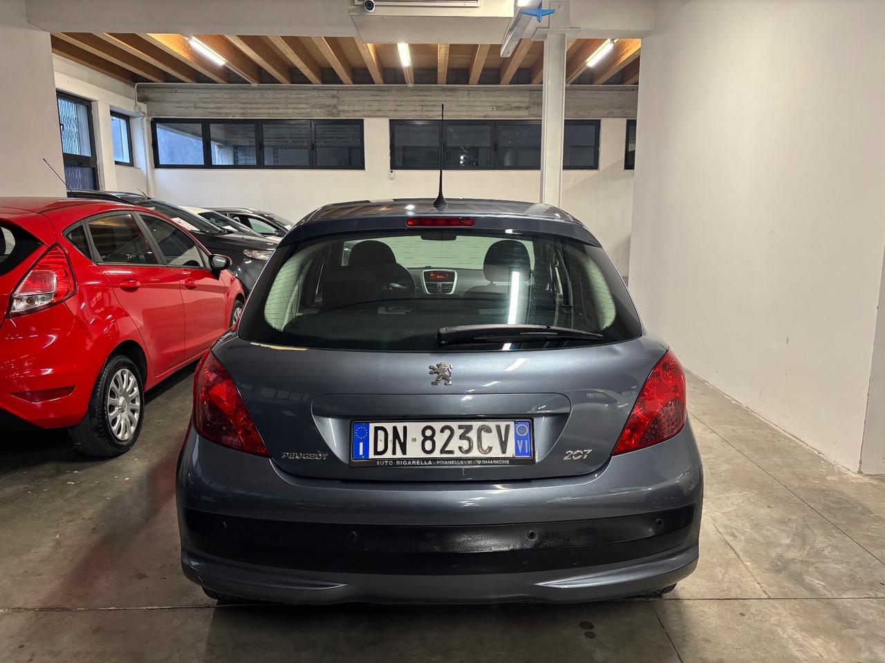 Peugeot 207 1.4 HDi 70CV OK NEOPATENTATI