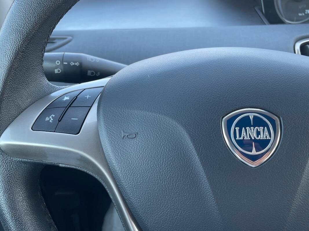 Lancia Ypsilon III 1.0 firefly hybrid Gold s&s 70cv CON CARPLAY