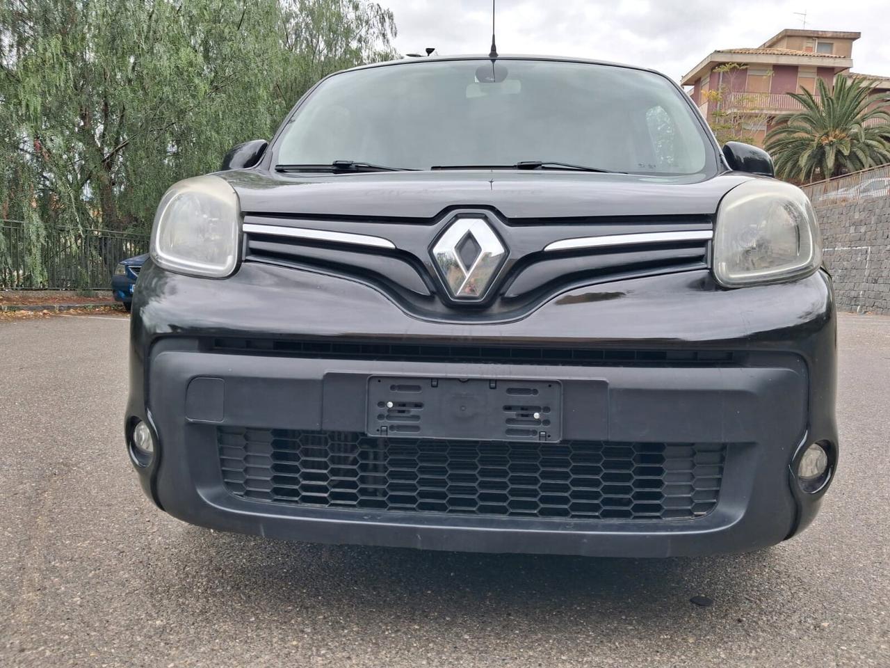 Renault Kangoo Pianale ribassato con rampa disabili in carrozzina
