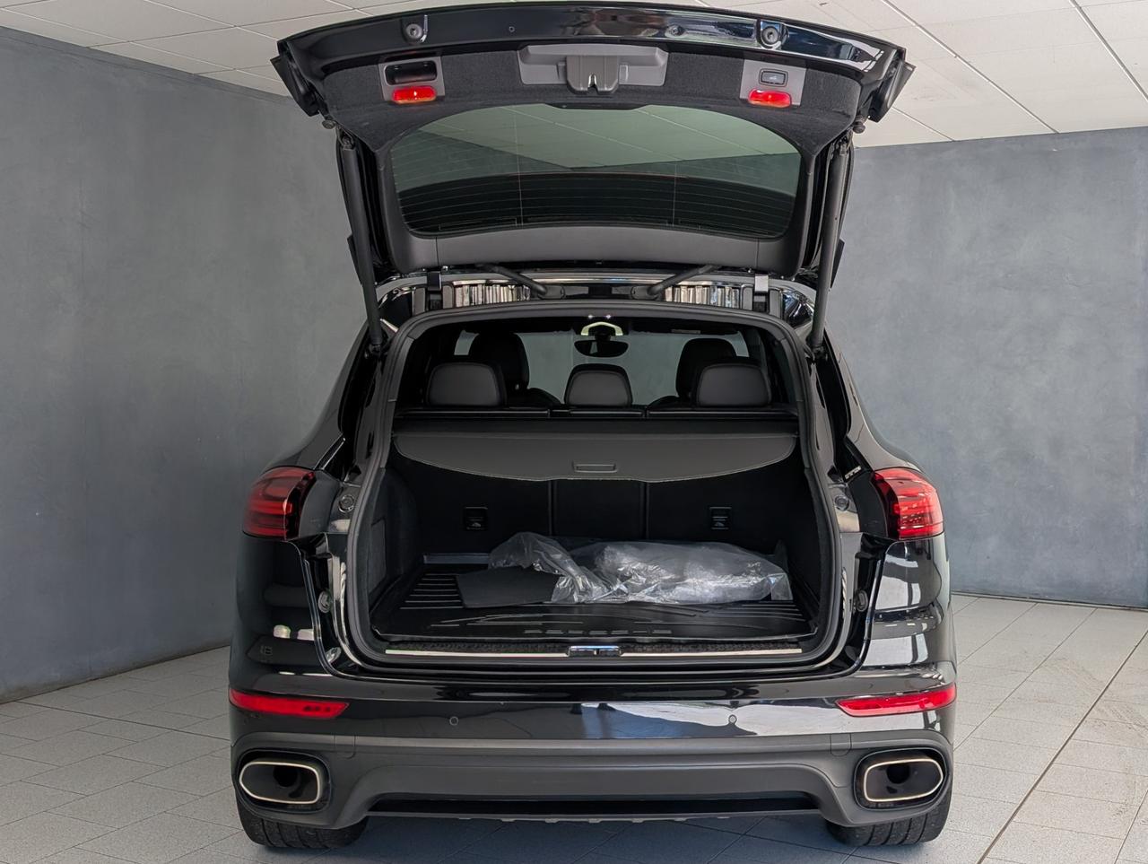 Porsche 3.0 Tiptronic Platinum Edition