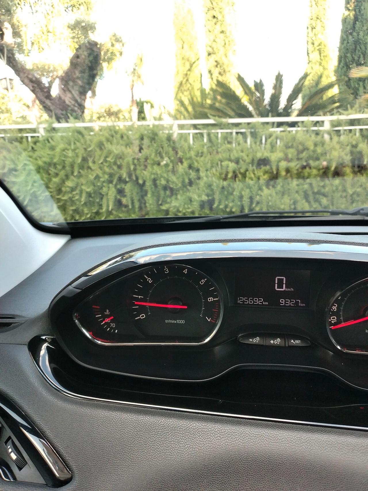 Peugeot 208 1.2 VTi 82 CV 5 porte Allure