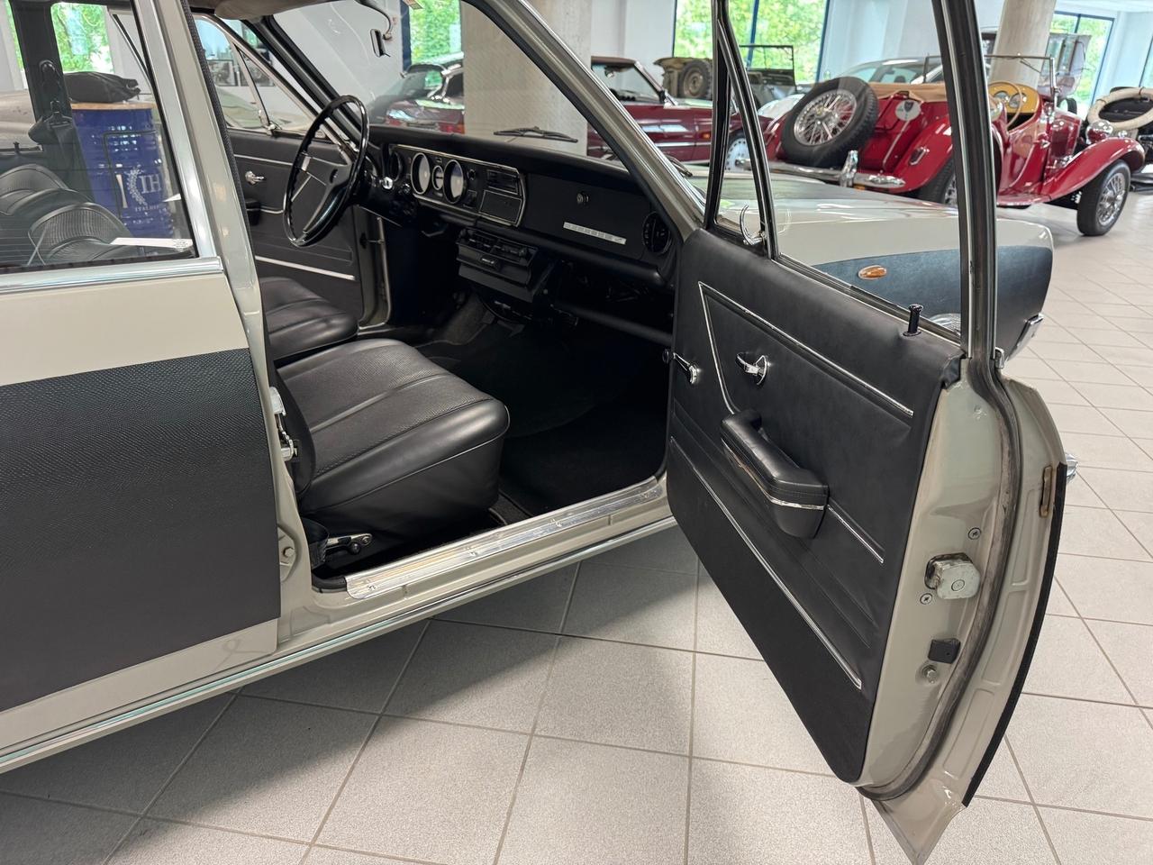 Opel Rekord 1.9 C Lusso Automatic/Clima