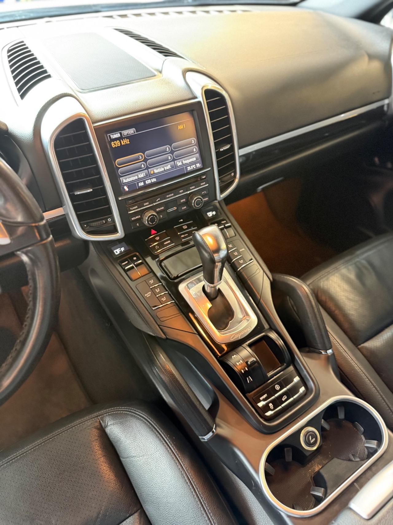 Porsche CAYENNE 3.0 V6 BOSE KMCERT UNICOPR