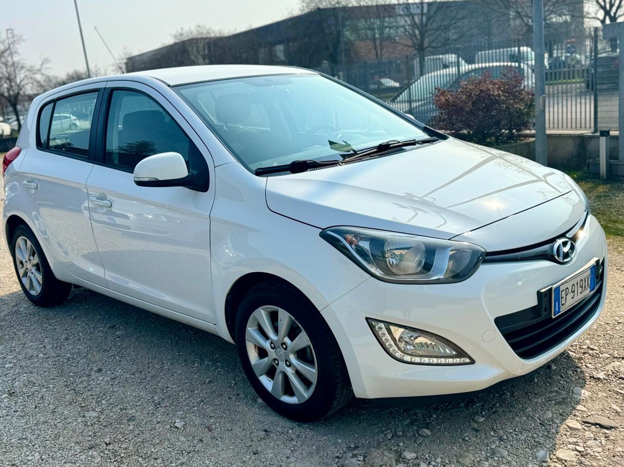 Hyundai i20 1.2 Benzina 85cv Neopatentati - 2013