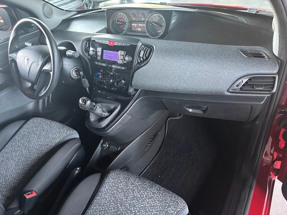 Lancia Ypsilon 1.0 Hybrid 50.000km NEOPATENTATI