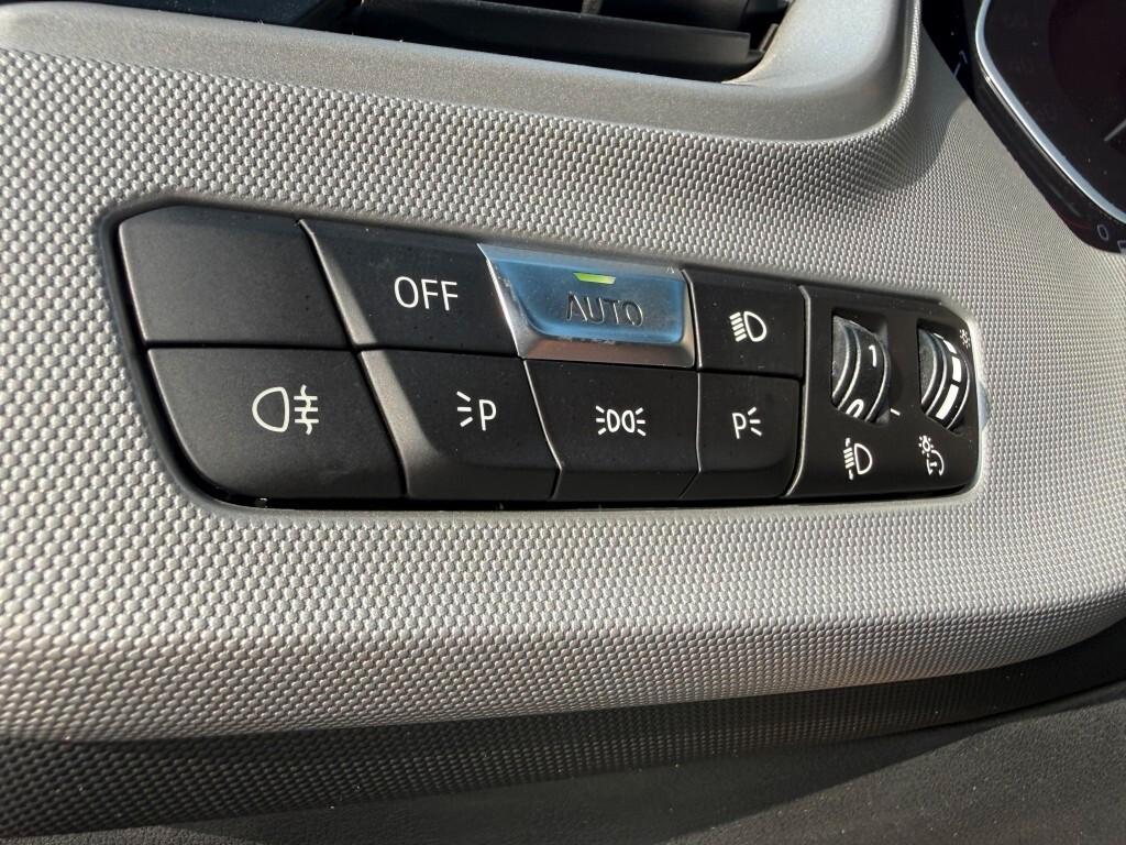 Bmw 116 116d 5p. Business Advantage