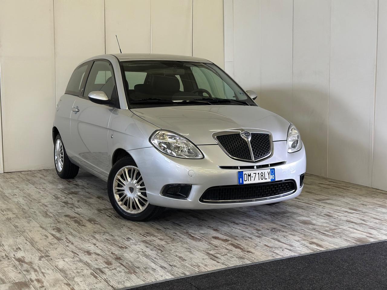 Lancia Ypsilon 1.2 Benzina Ok Neopatentati