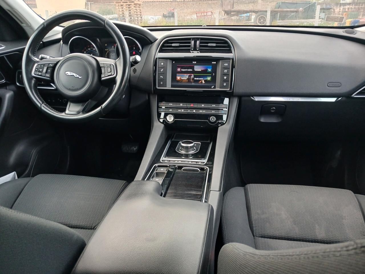 Jaguar F-Pace 2.0 D 240 CV AWD aut. Pure