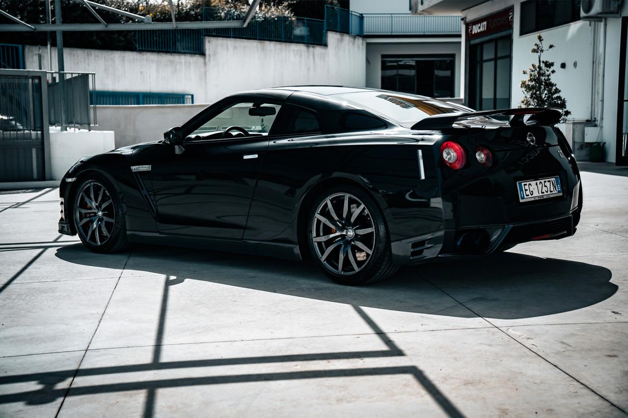 Nissan GT-R 3.8 V6 Black Edition
