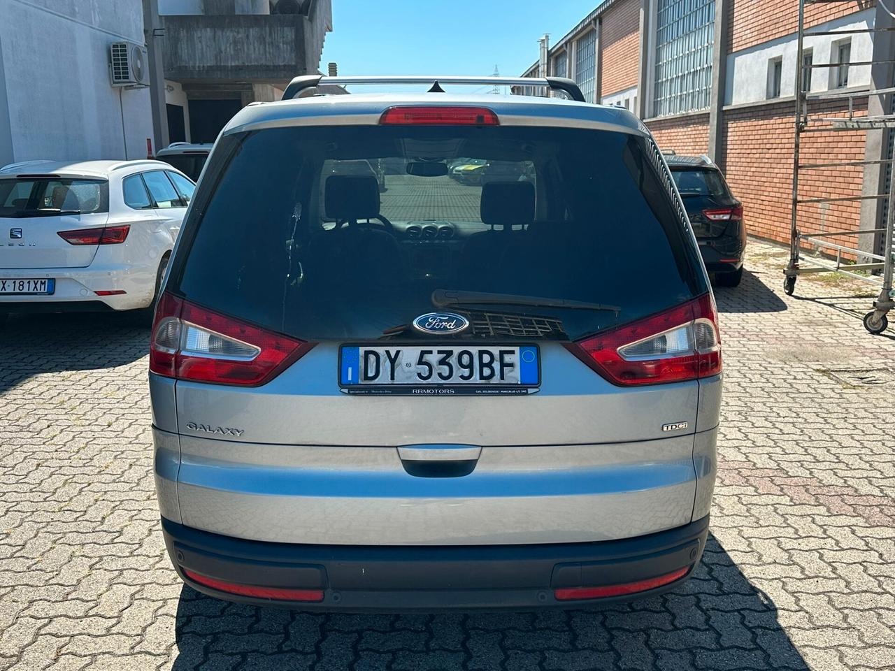Ford Galaxy 2.2 TDCi 175 CV Ghia DPF