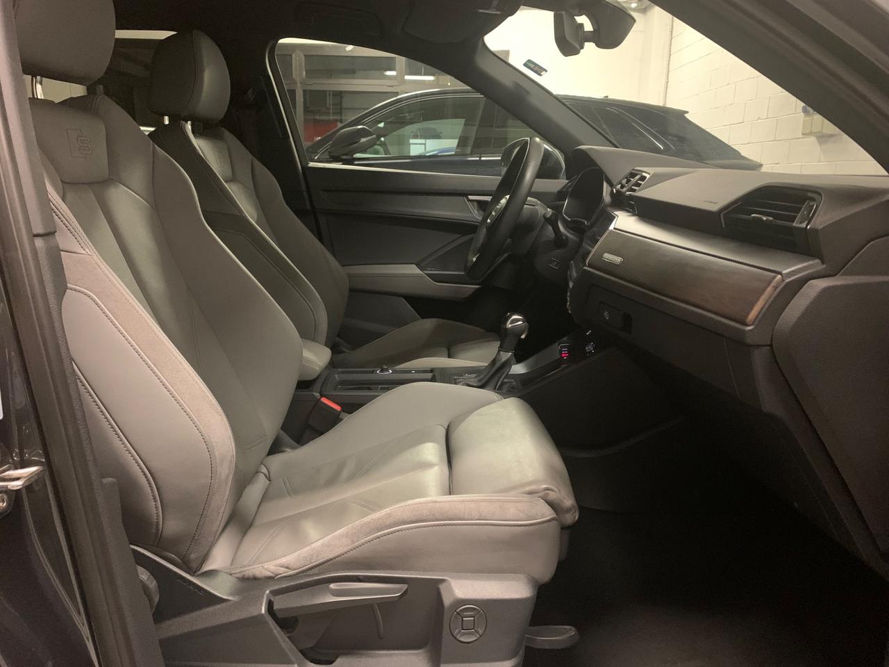 Audi Q3 40 TFSI quattro S tronic line edition