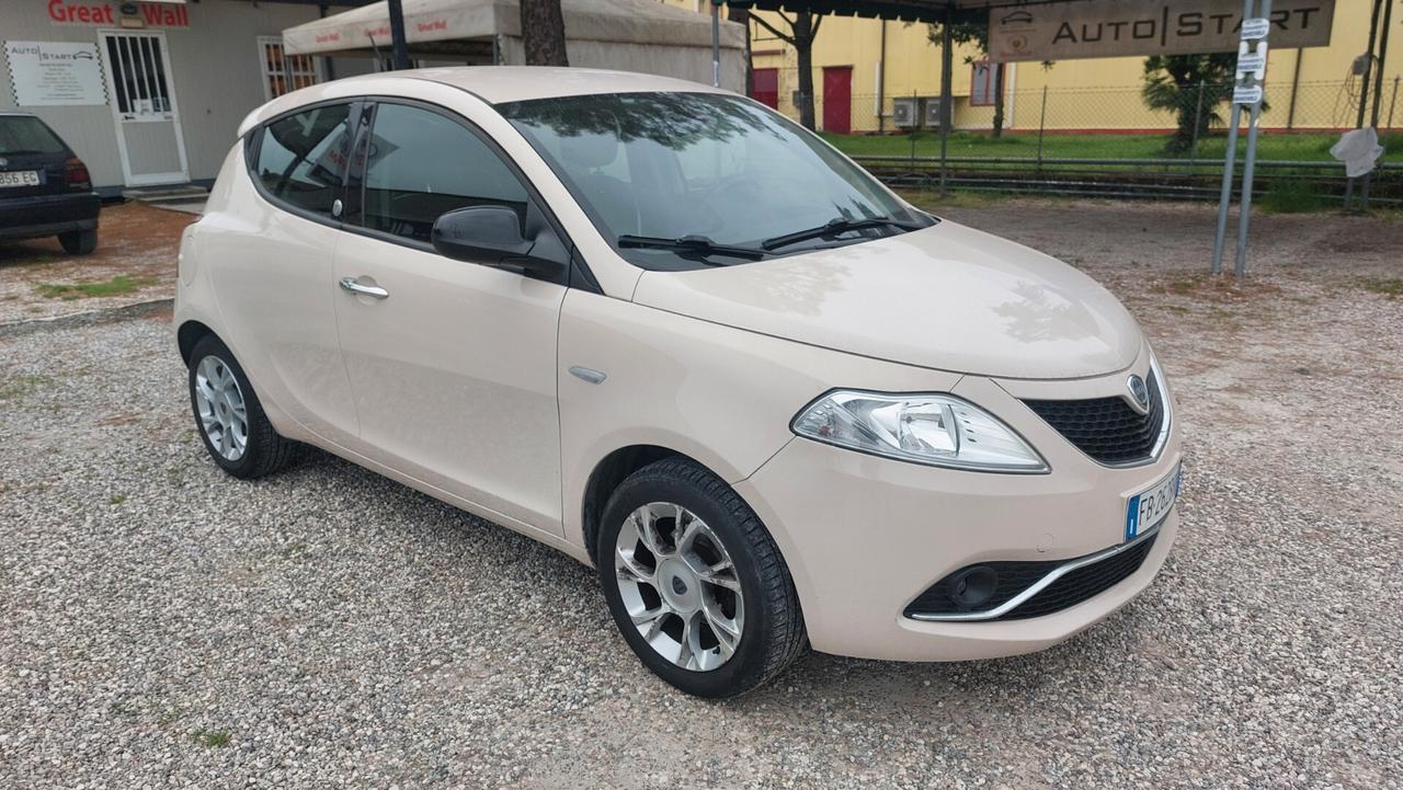 Lancia Ypsilon 1.2 69 CV 5 porte GPL Ecochic Gold