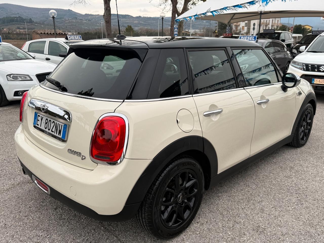 " UNA CHICCA " Mini 1.5 One D Business 5 porte