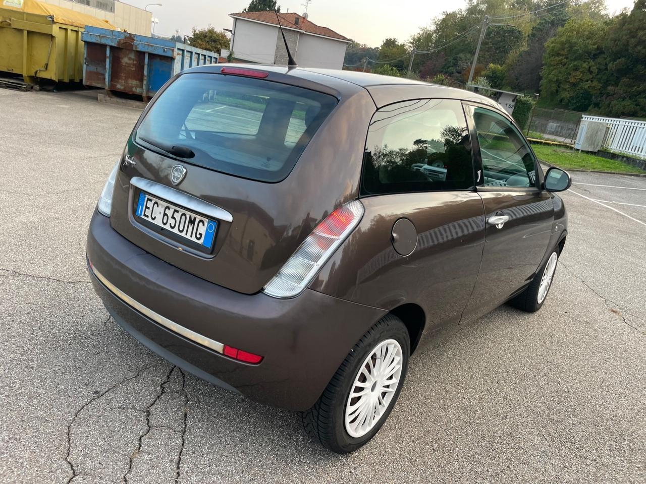 Lancia Ypsilon 1.2 Versus
