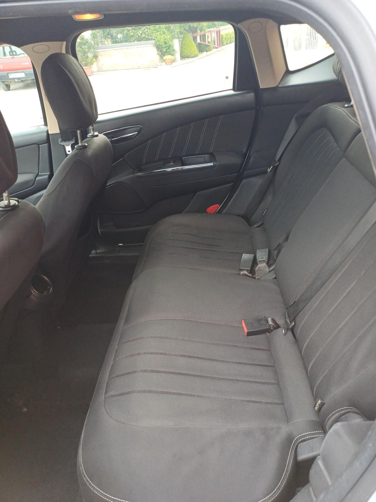 Lancia Delta 1.6 MJT DPF Argento
