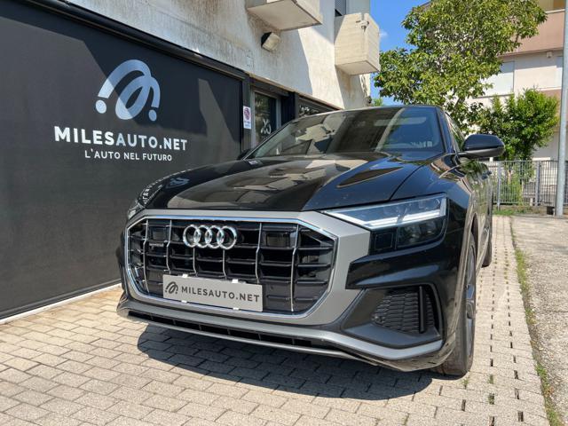 AUDI Q8 50 TDI 286 CV 3x S LINE PANORAMA CERCHI 21"