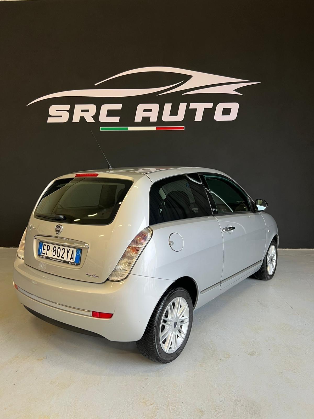 Lancia Ypsilon 1.3 MJT 75 CV Unyca