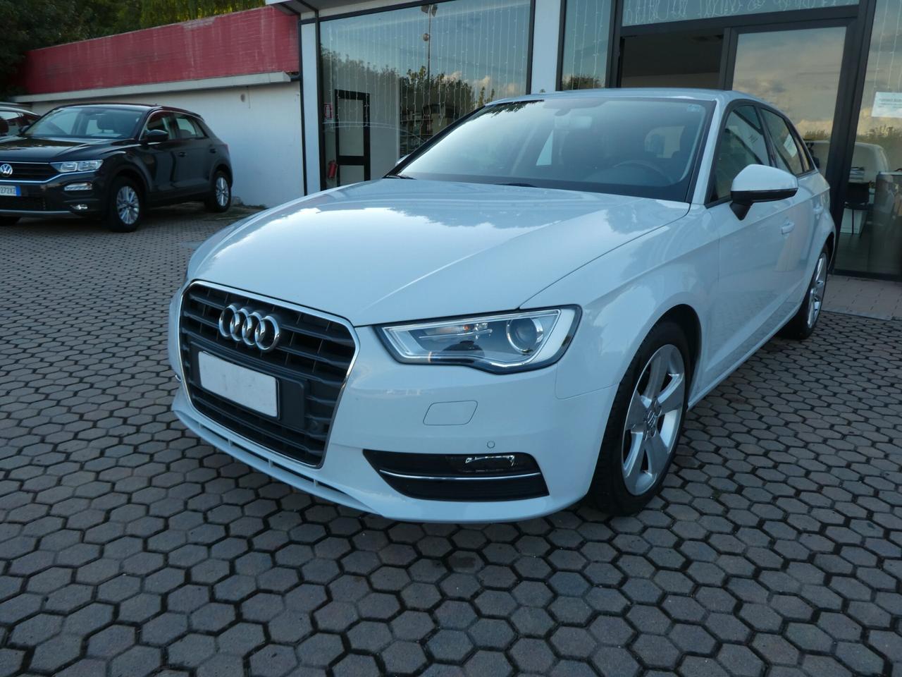 Audi A3 1.6 TDI clean diesel S tronic Ambition OK NEOPATENTATI