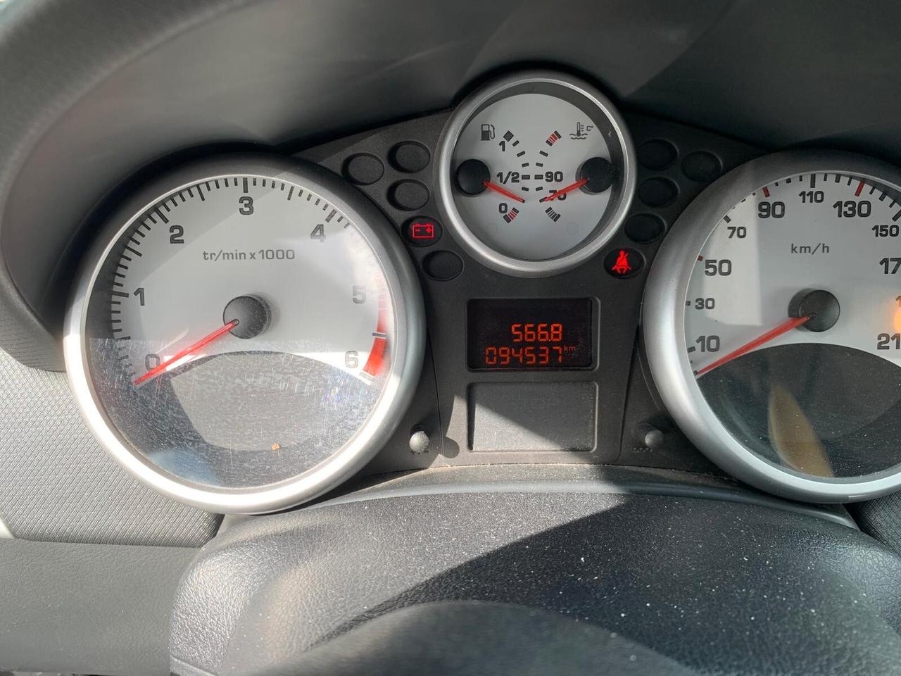 Peugeot 207 1.4 HDi 70CV 5p. X Line Mix