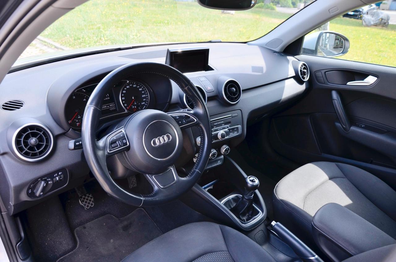 AUDI A1 SPORTBACK 1.6 TDI ADMIRED 116cv 5 PORTE, EURO 6B, KM CERTIFICATI, BICOLOR, SEDILI RISCALDATI, NAVI, PERMUTE