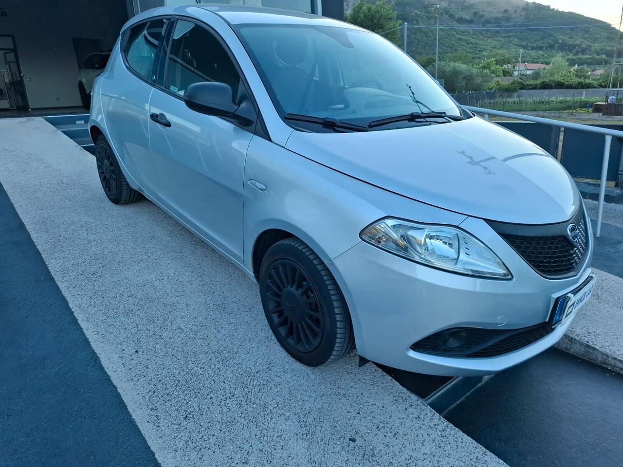 LANCIA YPSILON 1.2 BENZINA 69 CV ELEFANTINO BLU