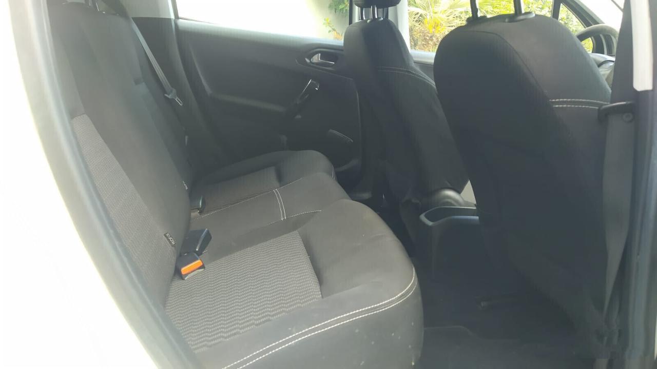 Peugeot 208 PureTech 82 5 porte Access
