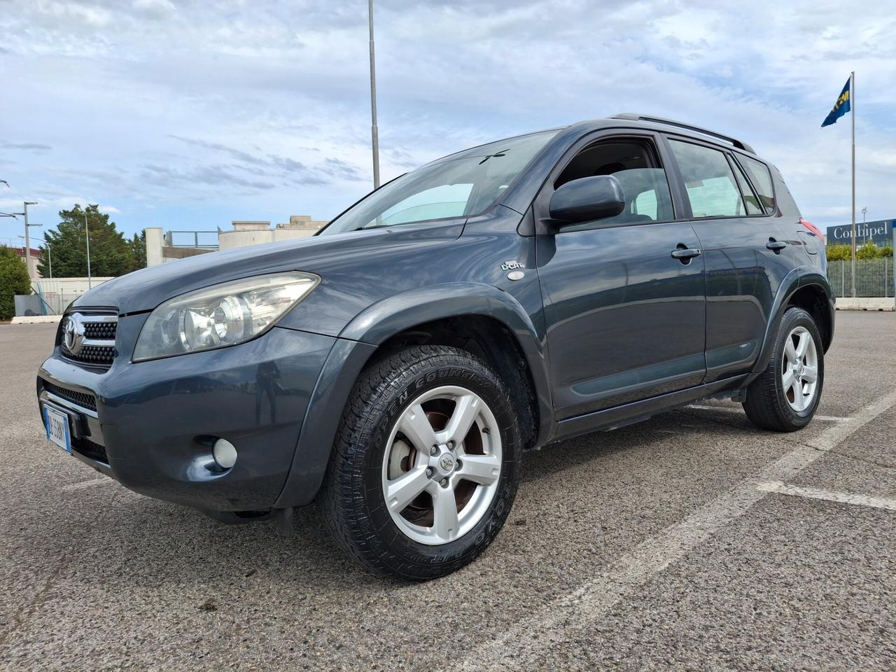 Toyota RAV 4 2.2 D-4D-DIESEL*PERFETTA*