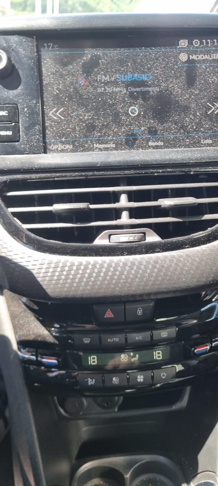 Peugeot 208 PureTech 82 5 porte Allure
