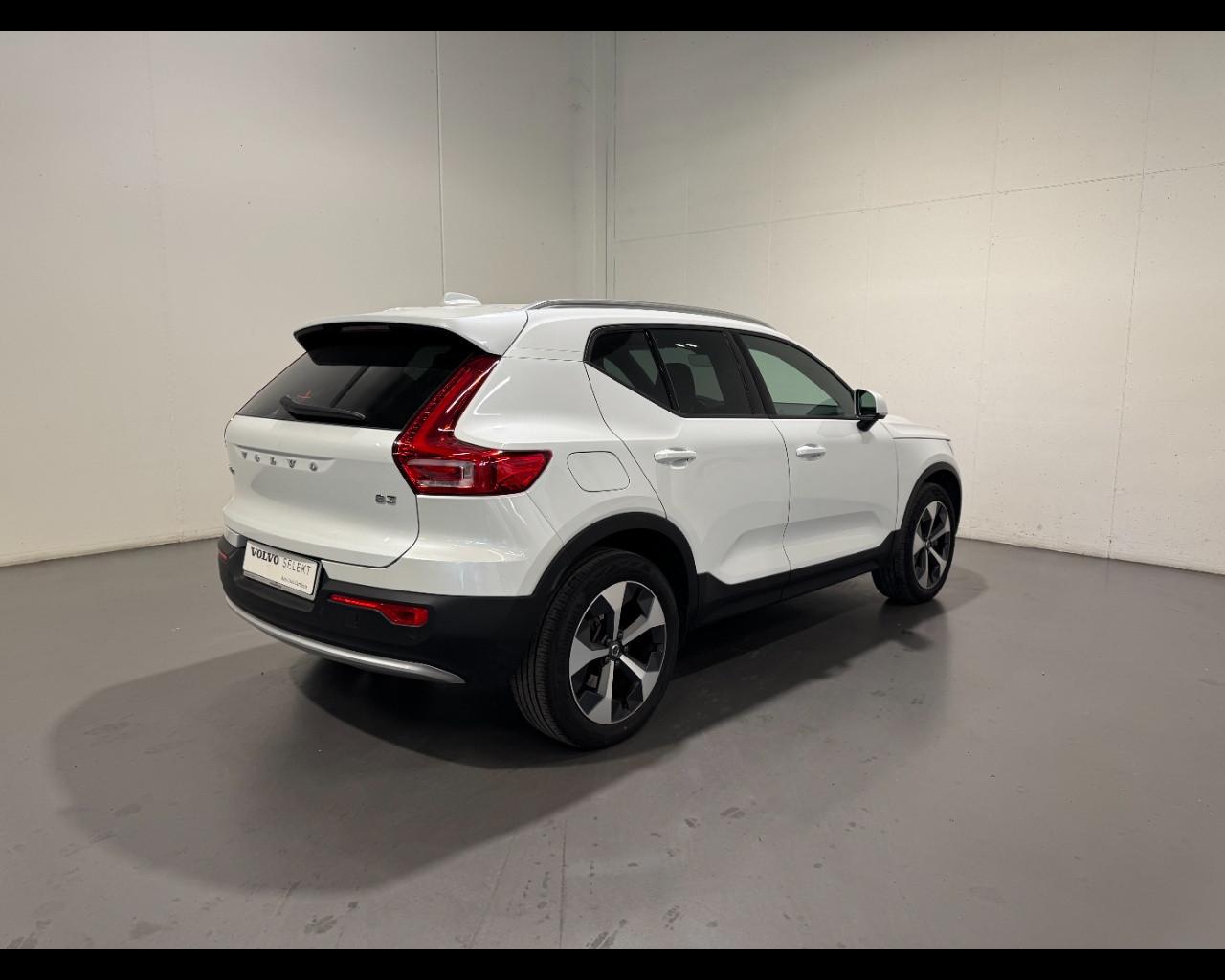 VOLVO XC40 CORE B3 AUTO