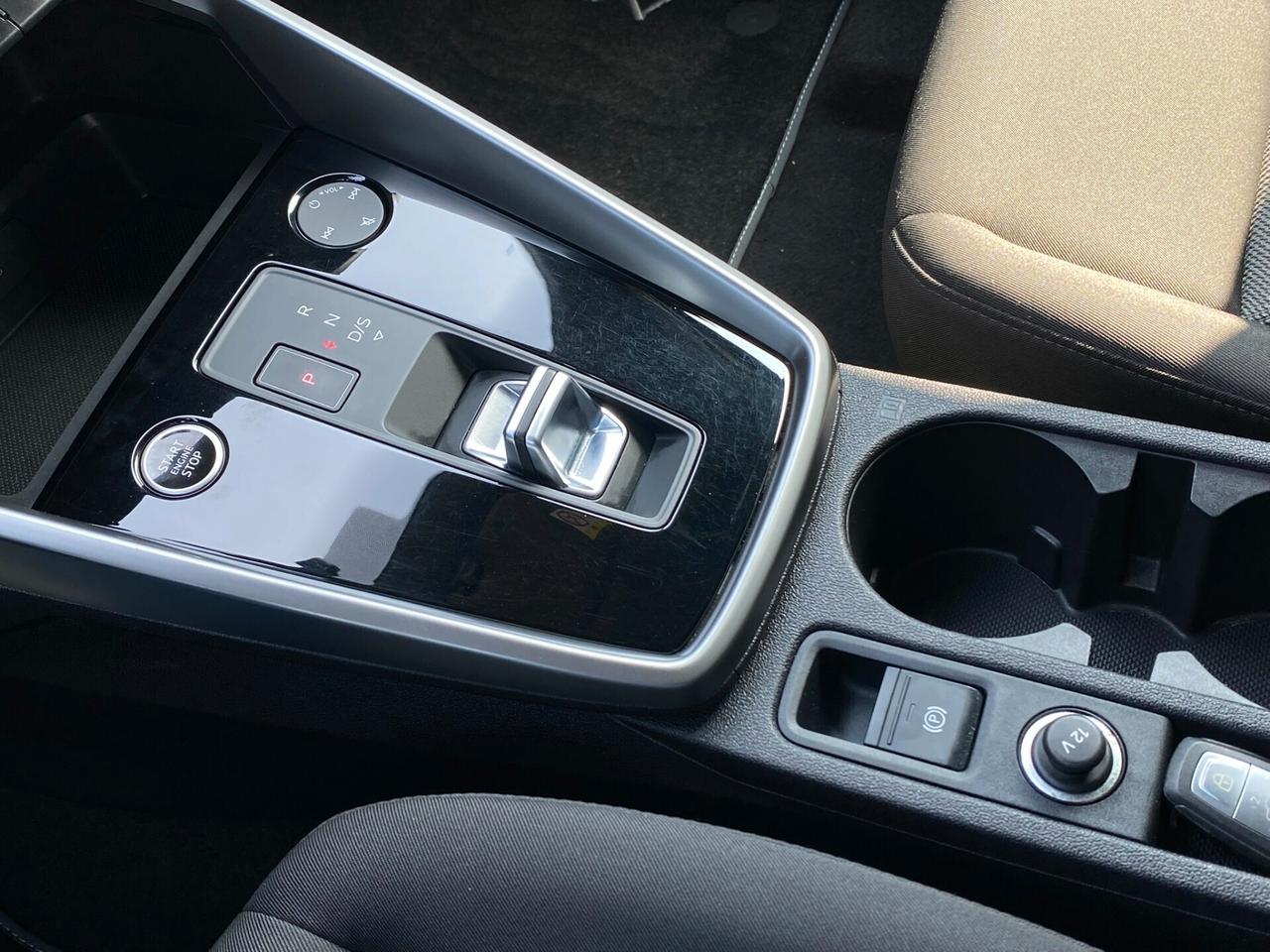 Audi A3 Sportback Business 2.0 TDI 116CV s-tronic 30