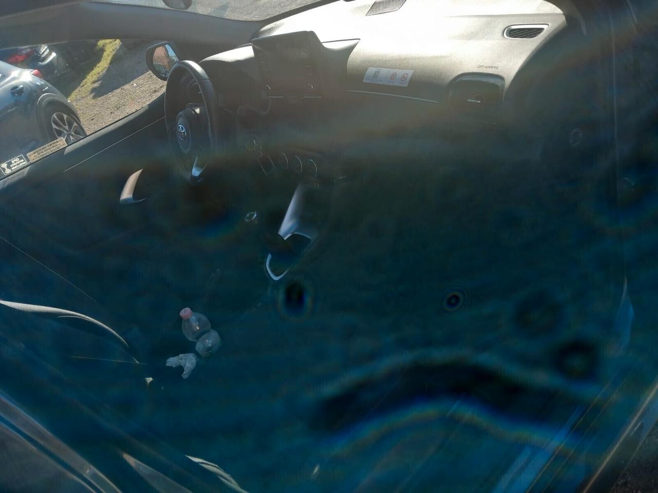 Toyota Connect 1.0 VVT-i 72 CV 5 porte x-play