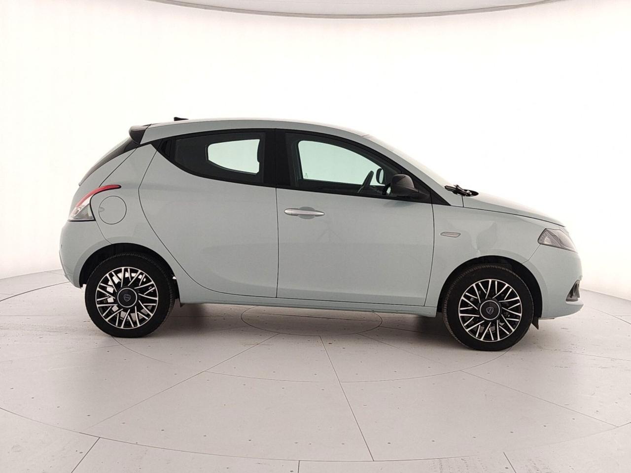 Lancia Ypsilon 1.0 FireFly 5 porte S&S Hybrid Platino