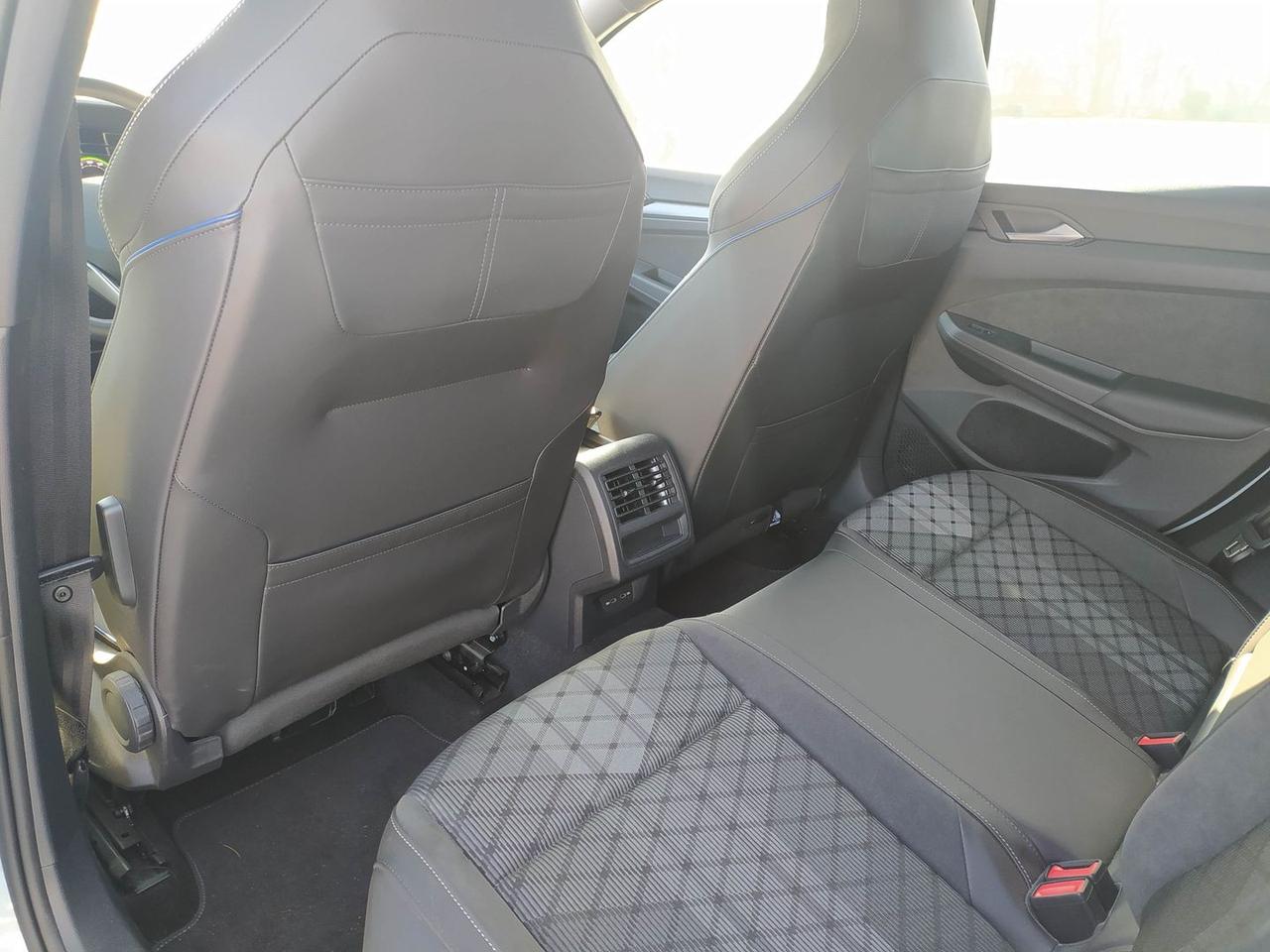 Volkswagen Golf R Line Plus 1.5 150CV eTSI M #9781