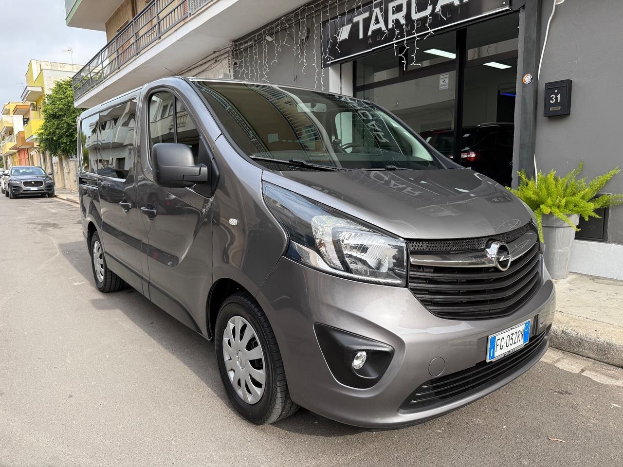 Opel Vivaro 1.6DCTI 125cv 9 Posti