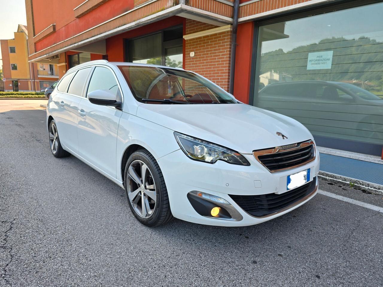 Peugeot 308 BlueHDi 120 S&S EAT6 SW Allure