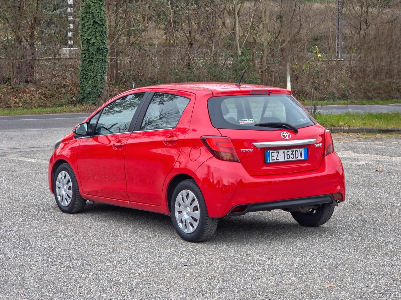 Toyota Yaris 1.0 5 porte Lounge 2015-E5 Manuale NEO