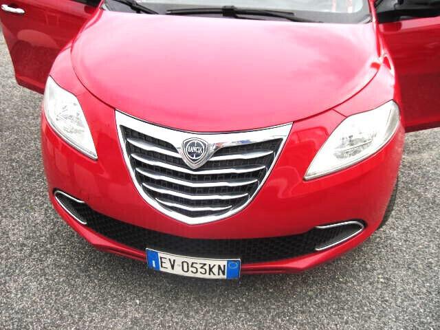 Lancia Ypsilon 1.3 MJT 16V 95 CV 5 porte GARANZIA
