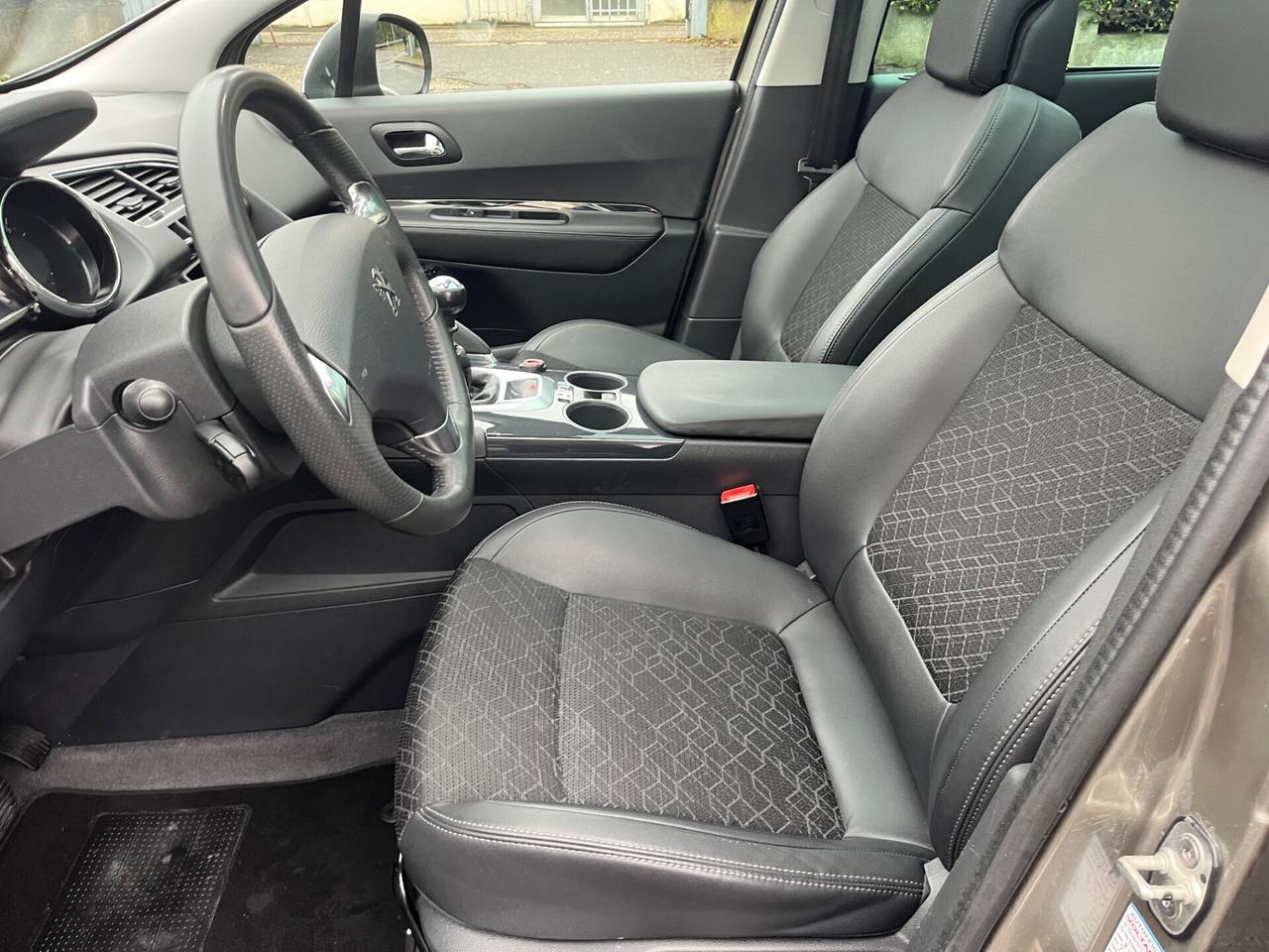 Peugeot 3008 1.6 HDi 115CV Allure